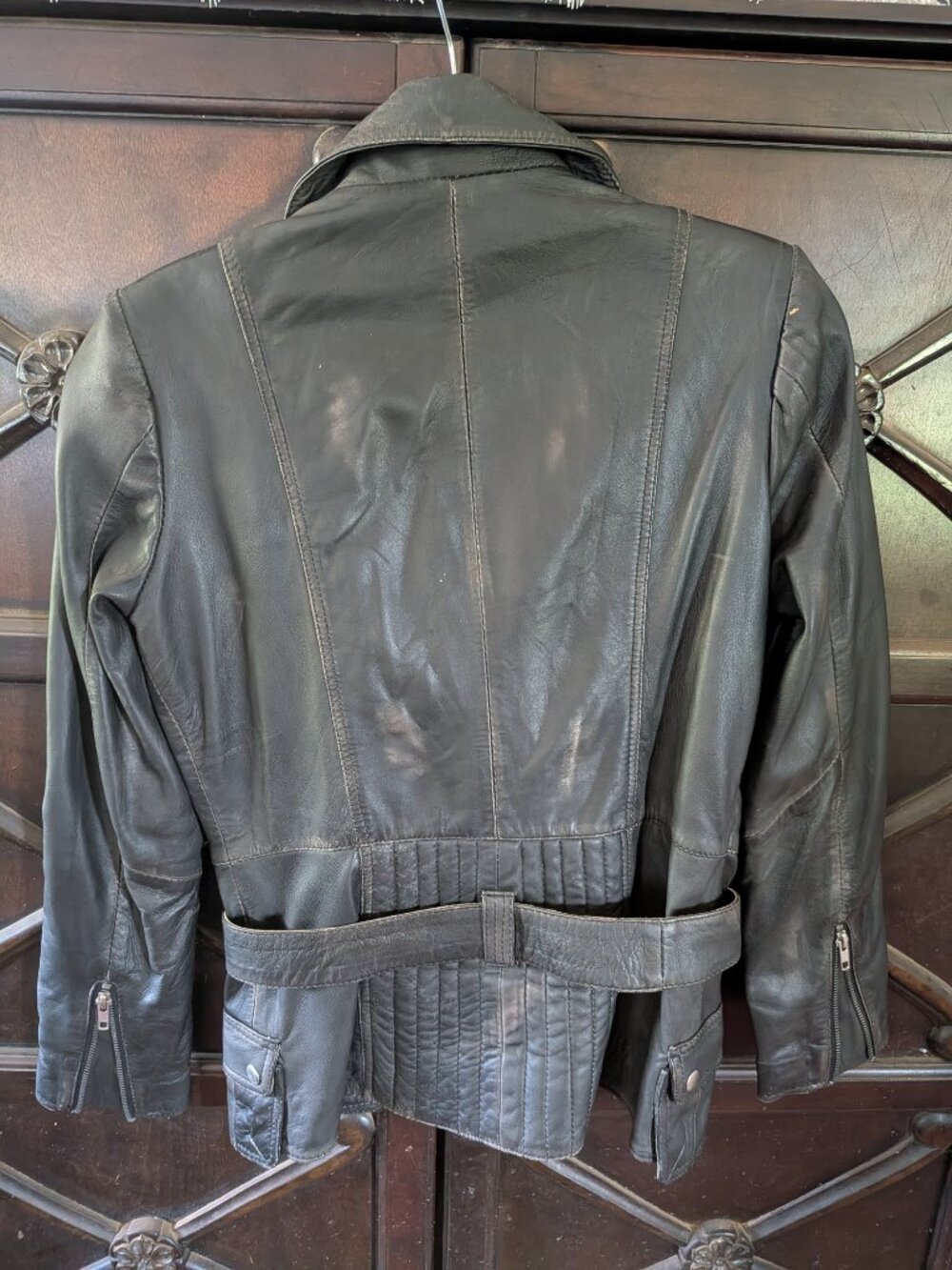 Versatile leather jacket - Picture 3 of 11
